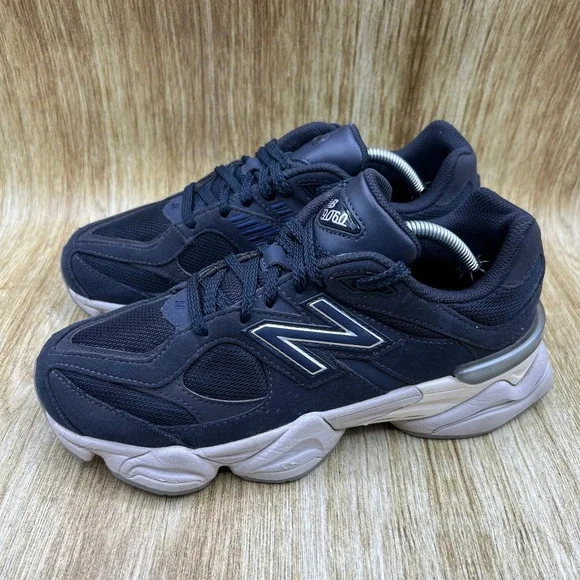 New Balance 9060 Women's Size 7.5 Eclipse Navy Suede Shoes Sneakers GC9060NV - Picture 3 of 10